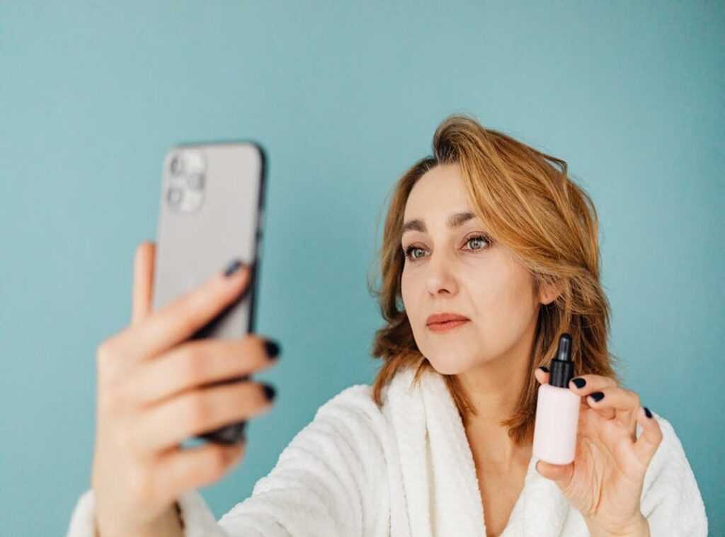 selfies real fotos de manos con suero